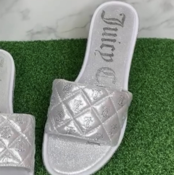 NWT Juicy Couture Silver Slides Size 7 - Picture 2 of 3